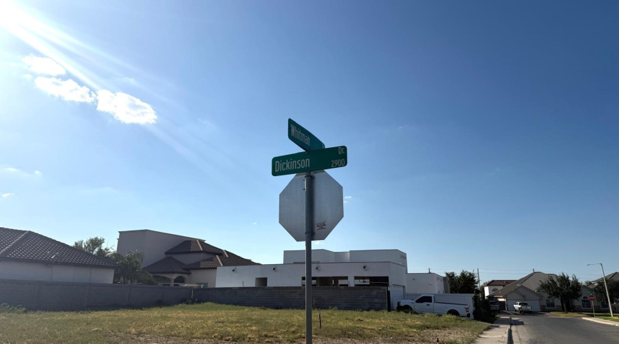 2920 Dickinson Dr, Laredo, Texas 78041, ,Land,For Sale,2920 Dickinson Dr,20264026
