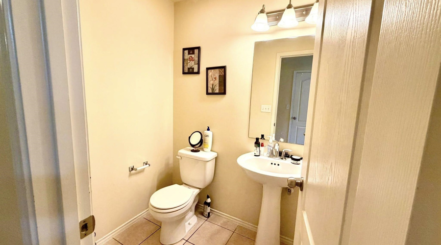 3417 Armando Pena Dr, Laredo, Texas 78046, 3 Bedrooms Bedrooms, 6 Rooms Rooms,2 BathroomsBathrooms,Residential,For Sale,3417 Armando Pena Dr,20260953
