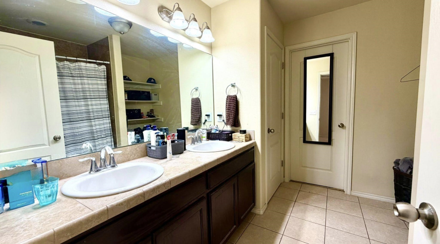 3417 Armando Pena Dr, Laredo, Texas 78046, 3 Bedrooms Bedrooms, 6 Rooms Rooms,2 BathroomsBathrooms,Residential,For Sale,3417 Armando Pena Dr,20260953