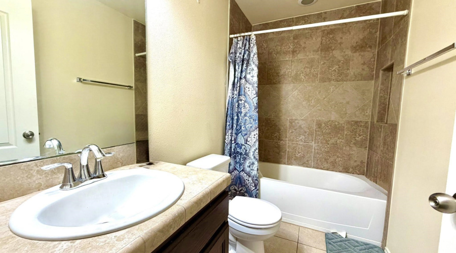 3417 Armando Pena Dr, Laredo, Texas 78046, 3 Bedrooms Bedrooms, 6 Rooms Rooms,2 BathroomsBathrooms,Residential,For Sale,3417 Armando Pena Dr,20260953