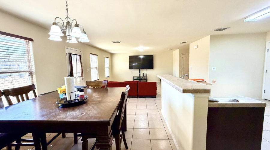 3417 Armando Pena Dr, Laredo, Texas 78046, 3 Bedrooms Bedrooms, 6 Rooms Rooms,2 BathroomsBathrooms,Residential,For Sale,3417 Armando Pena Dr,20260953