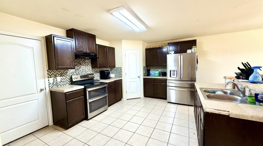 3417 Armando Pena Dr, Laredo, Texas 78046, 3 Bedrooms Bedrooms, 6 Rooms Rooms,2 BathroomsBathrooms,Residential,For Sale,3417 Armando Pena Dr,20260953
