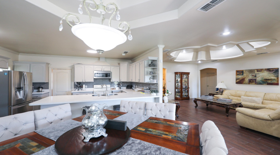 103 Yellowstone Lake Dr, Laredo, Texas 78041, 3 Bedrooms Bedrooms, 7 Rooms Rooms,2 BathroomsBathrooms,Residential,For Sale,103 Yellowstone Lake Dr,20264007