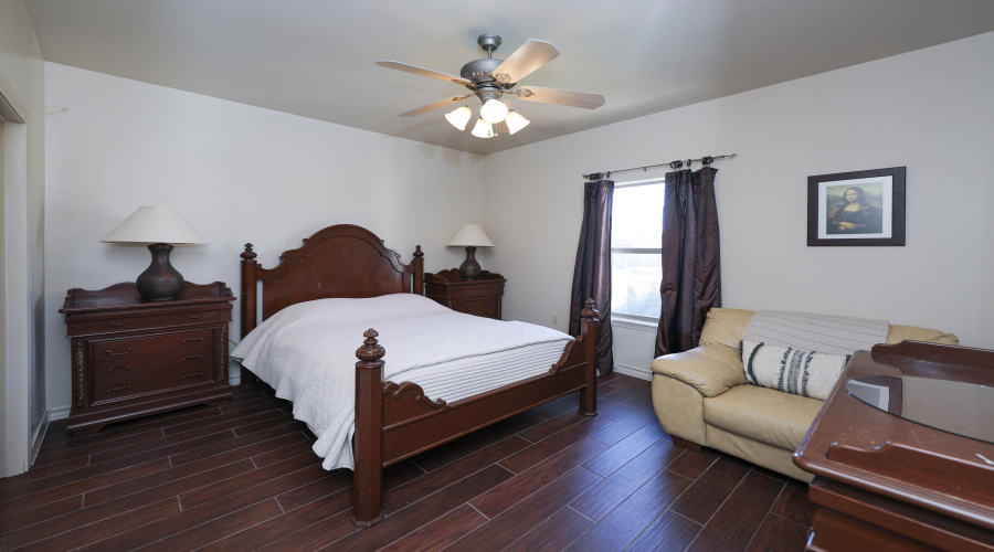 103 Yellowstone Lake Dr, Laredo, Texas 78041, 3 Bedrooms Bedrooms, 7 Rooms Rooms,2 BathroomsBathrooms,Residential,For Sale,103 Yellowstone Lake Dr,20264007