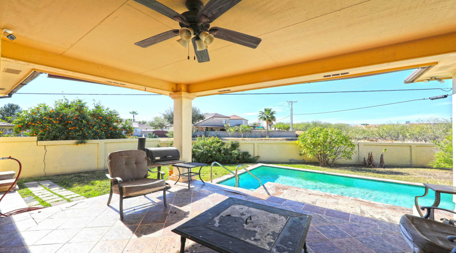 103 Yellowstone Lake Dr, Laredo, Texas 78041, 3 Bedrooms Bedrooms, 7 Rooms Rooms,2 BathroomsBathrooms,Residential,For Sale,103 Yellowstone Lake Dr,20264007