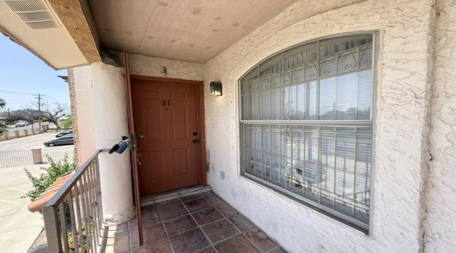 1420 Musser St, Laredo, Texas 78040, 2 Bedrooms Bedrooms, 4 Rooms Rooms,1 BathroomBathrooms,Residential,For Rent,1420 Musser St,20264010