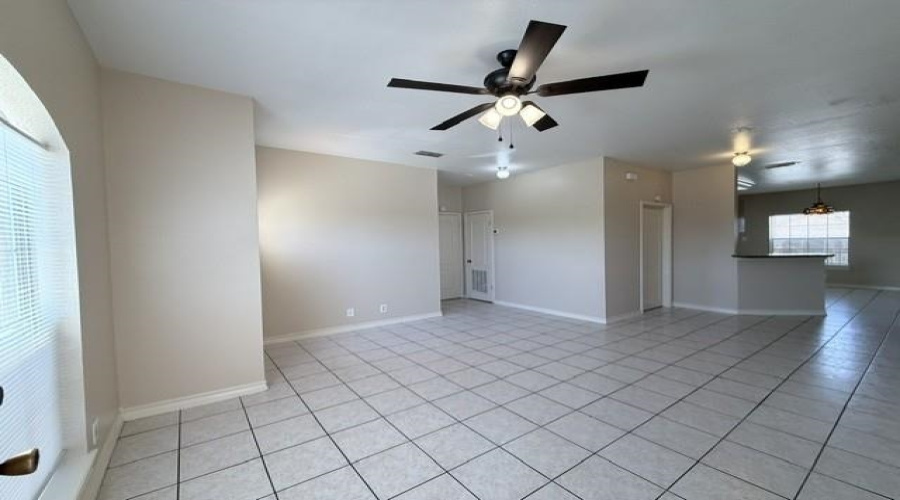 1420 Musser St, Laredo, Texas 78040, 2 Bedrooms Bedrooms, 4 Rooms Rooms,1 BathroomBathrooms,Residential,For Rent,1420 Musser St,20264010