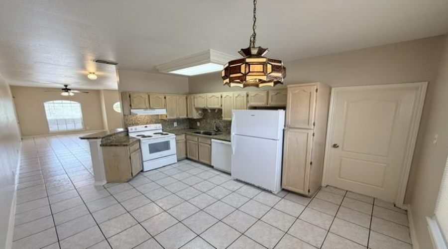1420 Musser St, Laredo, Texas 78040, 2 Bedrooms Bedrooms, 4 Rooms Rooms,1 BathroomBathrooms,Residential,For Rent,1420 Musser St,20264010