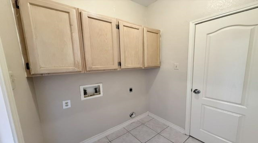 1420 Musser St, Laredo, Texas 78040, 2 Bedrooms Bedrooms, 4 Rooms Rooms,1 BathroomBathrooms,Residential,For Rent,1420 Musser St,20264010