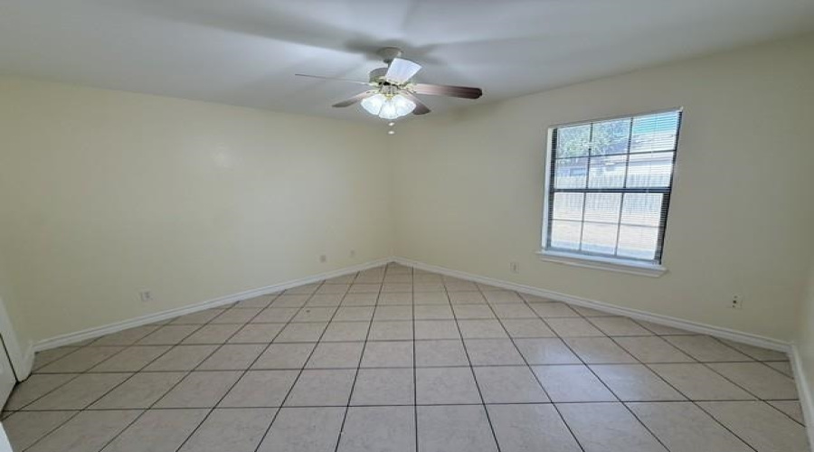 4515 Elizabeth Ave, Laredo, Texas 78046, 3 Bedrooms Bedrooms, 6 Rooms Rooms,2 BathroomsBathrooms,Residential,For Rent,4515 Elizabeth Ave,20264011