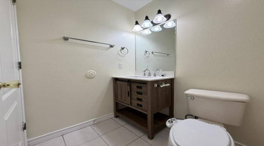 4515 Elizabeth Ave, Laredo, Texas 78046, 3 Bedrooms Bedrooms, 6 Rooms Rooms,2 BathroomsBathrooms,Residential,For Rent,4515 Elizabeth Ave,20264011