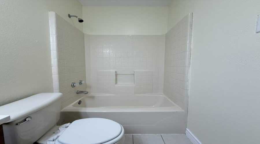 4515 Elizabeth Ave, Laredo, Texas 78046, 3 Bedrooms Bedrooms, 6 Rooms Rooms,2 BathroomsBathrooms,Residential,For Rent,4515 Elizabeth Ave,20264011