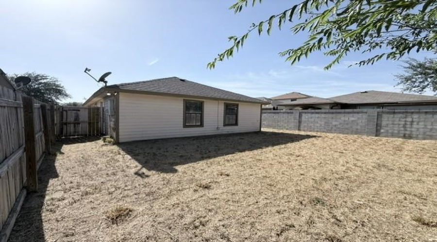 4515 Elizabeth Ave, Laredo, Texas 78046, 3 Bedrooms Bedrooms, 6 Rooms Rooms,2 BathroomsBathrooms,Residential,For Rent,4515 Elizabeth Ave,20264011