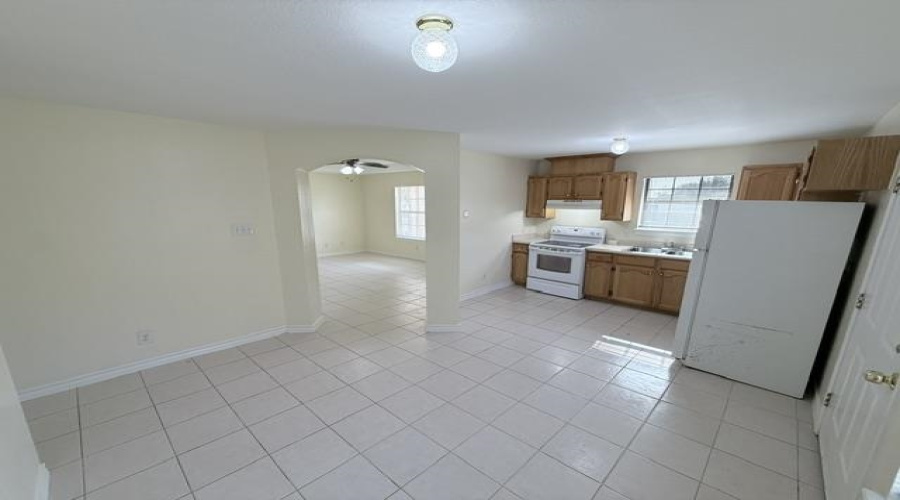 4515 Elizabeth Ave, Laredo, Texas 78046, 3 Bedrooms Bedrooms, 6 Rooms Rooms,2 BathroomsBathrooms,Residential,For Rent,4515 Elizabeth Ave,20264011