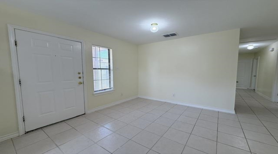 4515 Elizabeth Ave, Laredo, Texas 78046, 3 Bedrooms Bedrooms, 6 Rooms Rooms,2 BathroomsBathrooms,Residential,For Rent,4515 Elizabeth Ave,20264011