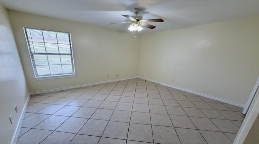 4515 Elizabeth Ave, Laredo, Texas 78046, 3 Bedrooms Bedrooms, 6 Rooms Rooms,2 BathroomsBathrooms,Residential,For Rent,4515 Elizabeth Ave,20264011