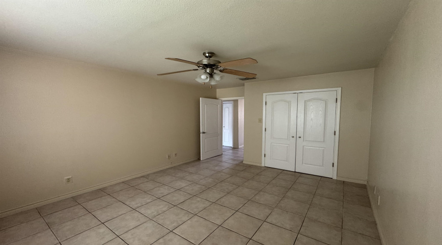 1752 Tiara Trl, Laredo, Texas 78041, 2 Bedrooms Bedrooms, 5 Rooms Rooms,2 BathroomsBathrooms,Residential,For Rent,1752 Tiara Trl,20264012
