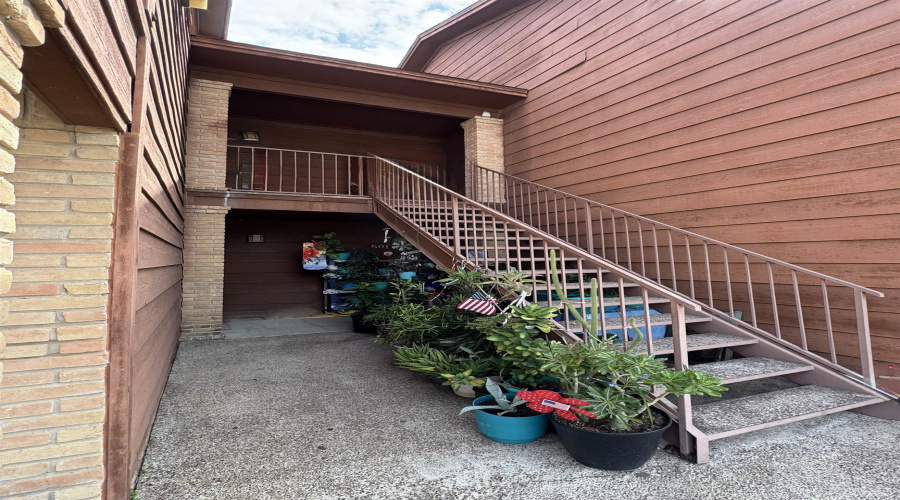 1752 Tiara Trl, Laredo, Texas 78041, 2 Bedrooms Bedrooms, 5 Rooms Rooms,2 BathroomsBathrooms,Residential,For Rent,1752 Tiara Trl,20264012
