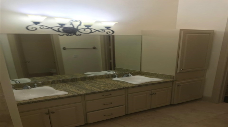 2110 Bermuda Dr, Laredo, Texas 78045, 3 Bedrooms Bedrooms, 7 Rooms Rooms,4 BathroomsBathrooms,Residential,For Rent,2110 Bermuda Dr,20264013
