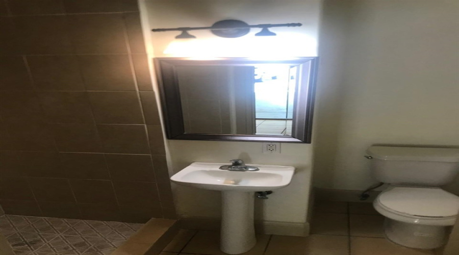 2110 Bermuda Dr, Laredo, Texas 78045, 3 Bedrooms Bedrooms, 7 Rooms Rooms,4 BathroomsBathrooms,Residential,For Rent,2110 Bermuda Dr,20264013
