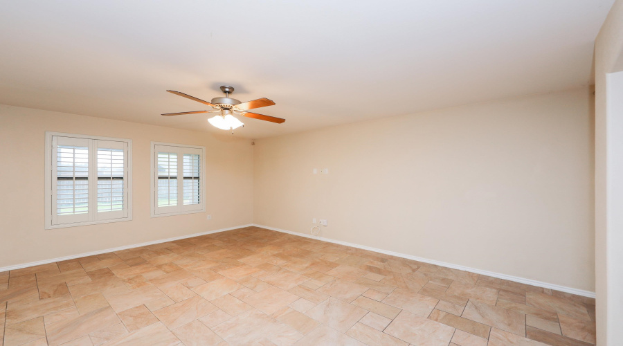 10510 Twilight Dr, Laredo, Texas 78045, 4 Bedrooms Bedrooms, 8 Rooms Rooms,3 BathroomsBathrooms,Residential,For Sale,10510 Twilight Dr,20264015