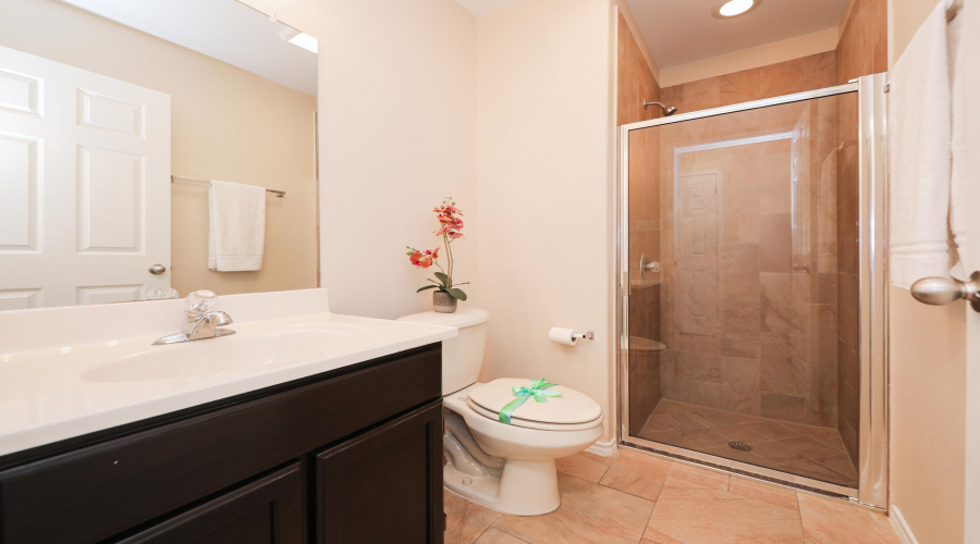 10510 Twilight Dr, Laredo, Texas 78045, 4 Bedrooms Bedrooms, 8 Rooms Rooms,3 BathroomsBathrooms,Residential,For Sale,10510 Twilight Dr,20264015