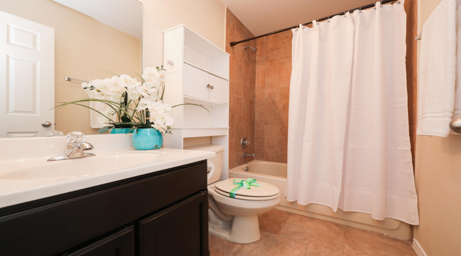 10510 Twilight Dr, Laredo, Texas 78045, 4 Bedrooms Bedrooms, 8 Rooms Rooms,3 BathroomsBathrooms,Residential,For Sale,10510 Twilight Dr,20264015