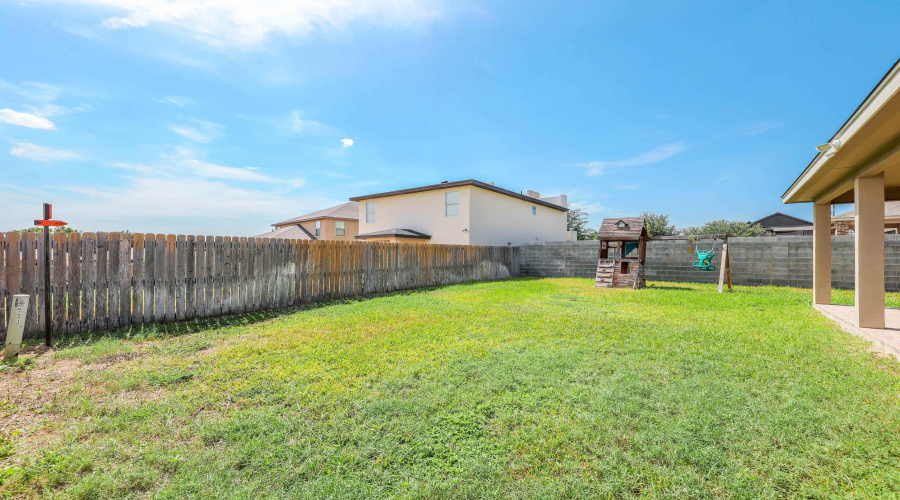 10510 Twilight Dr, Laredo, Texas 78045, 4 Bedrooms Bedrooms, 8 Rooms Rooms,3 BathroomsBathrooms,Residential,For Sale,10510 Twilight Dr,20264015