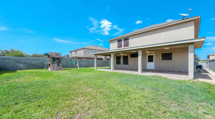 10510 Twilight Dr, Laredo, Texas 78045, 4 Bedrooms Bedrooms, 8 Rooms Rooms,3 BathroomsBathrooms,Residential,For Sale,10510 Twilight Dr,20264015
