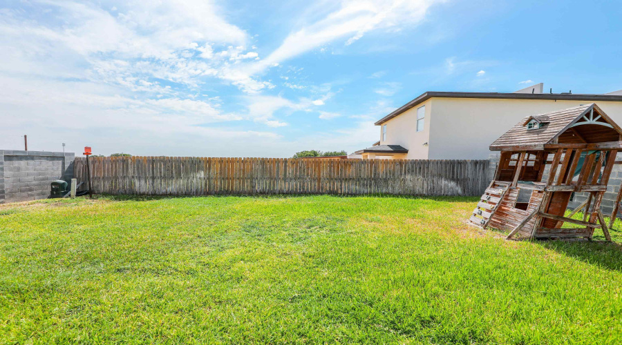 10510 Twilight Dr, Laredo, Texas 78045, 4 Bedrooms Bedrooms, 8 Rooms Rooms,3 BathroomsBathrooms,Residential,For Sale,10510 Twilight Dr,20264015