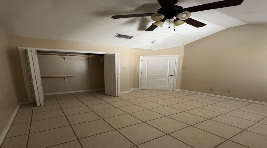 9809 Sterling St., Laredo, Texas 78045, 3 Bedrooms Bedrooms, 7 Rooms Rooms,2 BathroomsBathrooms,Residential,For Rent,9809 Sterling St.,20264016