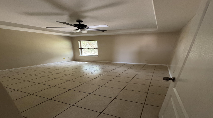 9809 Sterling St., Laredo, Texas 78045, 3 Bedrooms Bedrooms, 7 Rooms Rooms,2 BathroomsBathrooms,Residential,For Rent,9809 Sterling St.,20264016