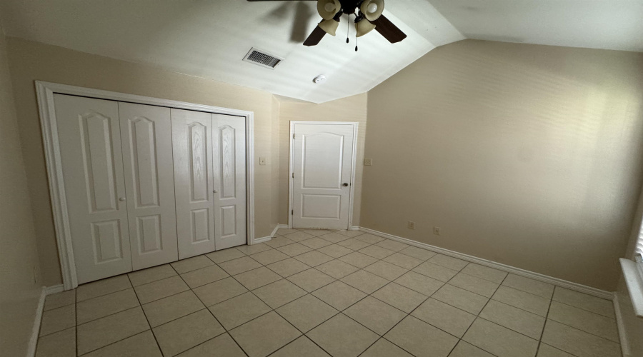 9809 Sterling St., Laredo, Texas 78045, 3 Bedrooms Bedrooms, 7 Rooms Rooms,2 BathroomsBathrooms,Residential,For Rent,9809 Sterling St.,20264016