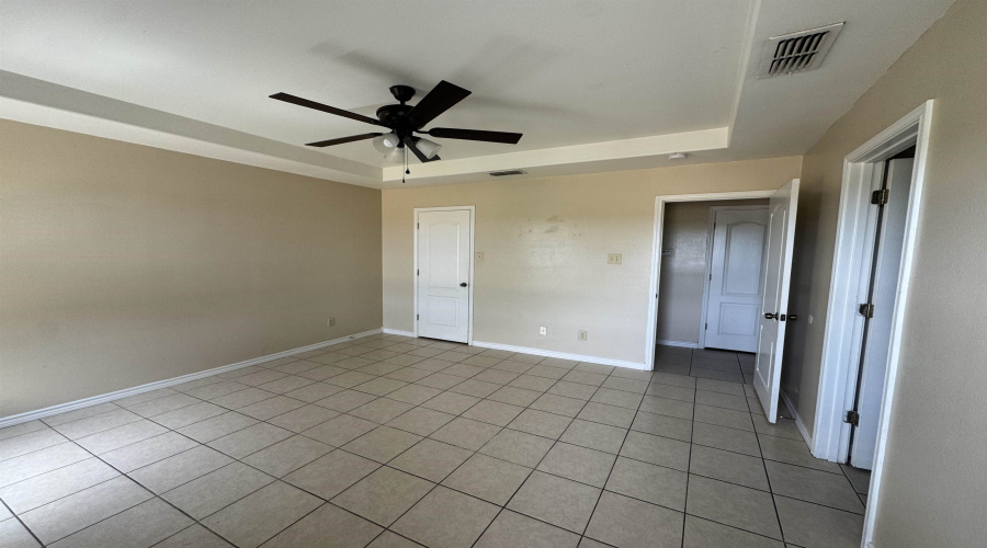 9809 Sterling St., Laredo, Texas 78045, 3 Bedrooms Bedrooms, 7 Rooms Rooms,2 BathroomsBathrooms,Residential,For Rent,9809 Sterling St.,20264016