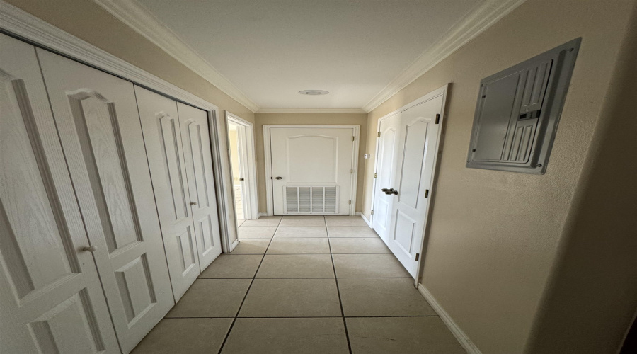 9809 Sterling St., Laredo, Texas 78045, 3 Bedrooms Bedrooms, 7 Rooms Rooms,2 BathroomsBathrooms,Residential,For Rent,9809 Sterling St.,20264016