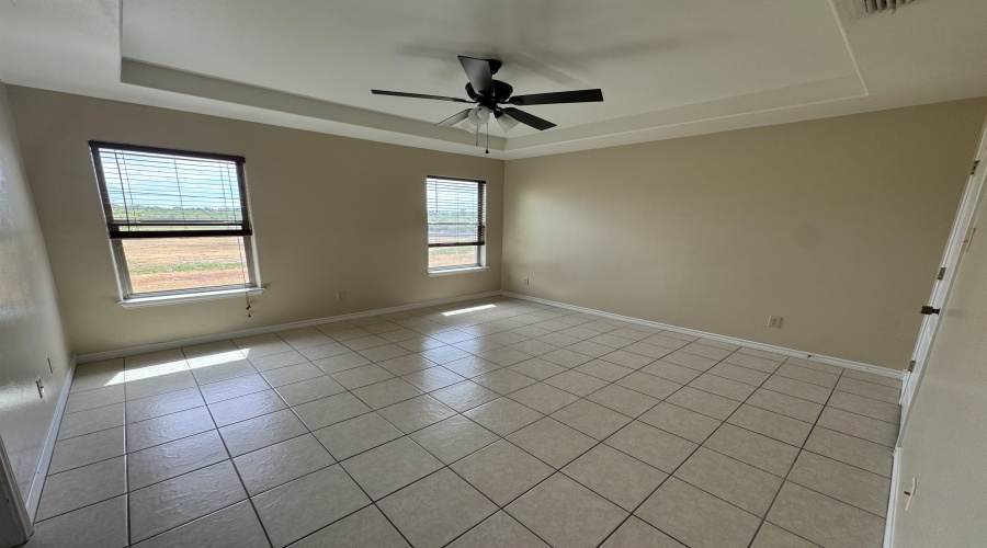 9809 Sterling St., Laredo, Texas 78045, 3 Bedrooms Bedrooms, 7 Rooms Rooms,2 BathroomsBathrooms,Residential,For Rent,9809 Sterling St.,20264016