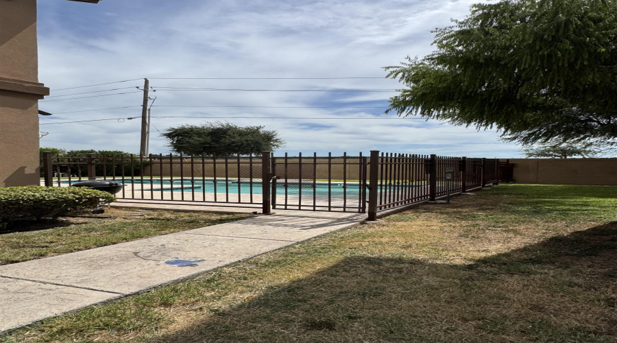 9809 Sterling St., Laredo, Texas 78045, 3 Bedrooms Bedrooms, 7 Rooms Rooms,2 BathroomsBathrooms,Residential,For Rent,9809 Sterling St.,20264016
