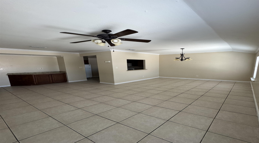 9809 Sterling St., Laredo, Texas 78045, 3 Bedrooms Bedrooms, 7 Rooms Rooms,2 BathroomsBathrooms,Residential,For Rent,9809 Sterling St.,20264016