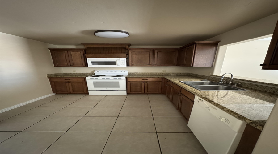 9809 Sterling St., Laredo, Texas 78045, 3 Bedrooms Bedrooms, 7 Rooms Rooms,2 BathroomsBathrooms,Residential,For Rent,9809 Sterling St.,20264016