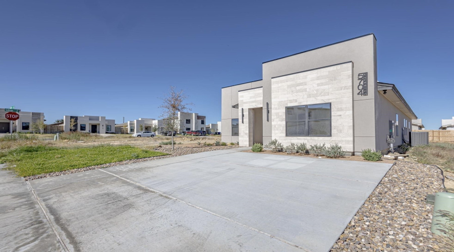 5704 Kylee Dr., Laredo, Texas 78043, 4 Bedrooms Bedrooms, 6 Rooms Rooms,2 BathroomsBathrooms,Residential,For Rent,5704 Kylee Dr.,20264018