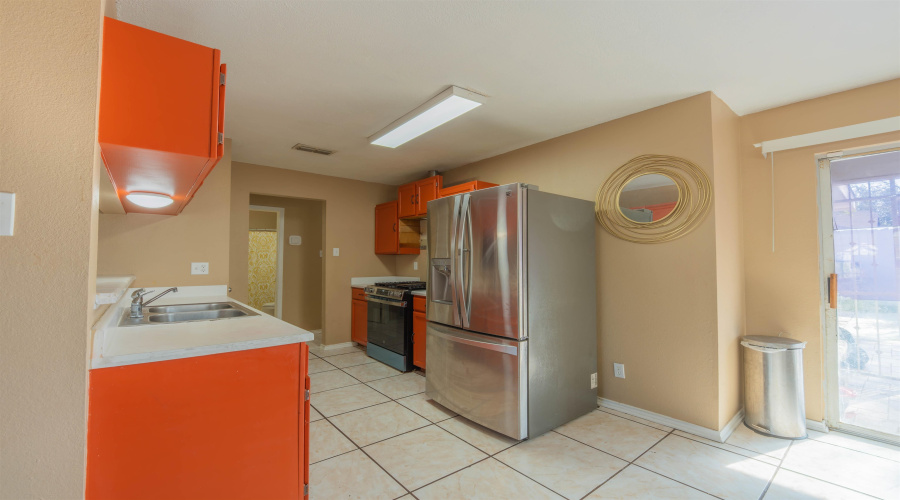 1221 Eisenhower Dr, Laredo, Texas 78046-5901, 3 Bedrooms Bedrooms, 6 Rooms Rooms,3 BathroomsBathrooms,Residential,For Sale,1221 Eisenhower Dr,20264021
