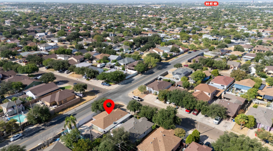 1221 Eisenhower Dr, Laredo, Texas 78046-5901, 3 Bedrooms Bedrooms, 6 Rooms Rooms,3 BathroomsBathrooms,Residential,For Sale,1221 Eisenhower Dr,20264021
