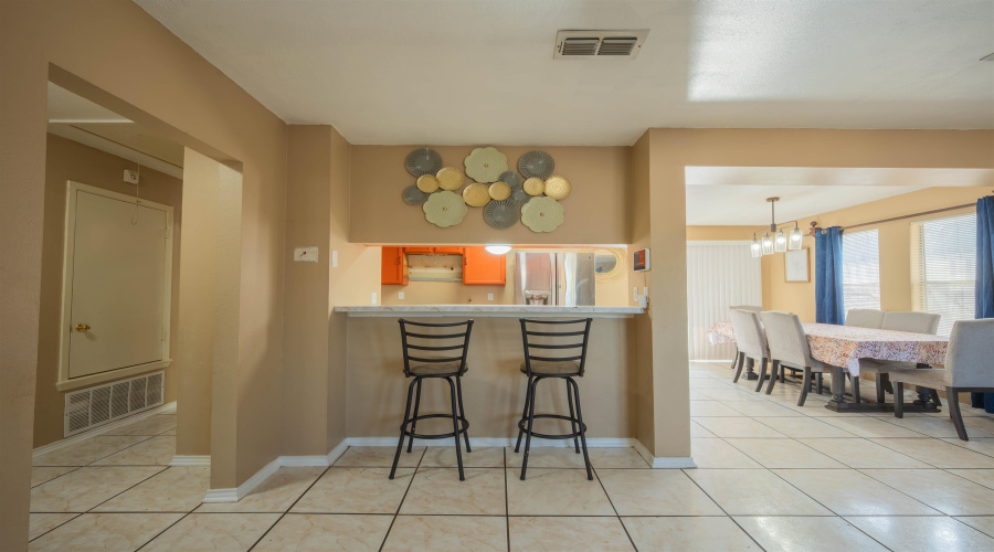 1221 Eisenhower Dr, Laredo, Texas 78046-5901, 3 Bedrooms Bedrooms, 6 Rooms Rooms,3 BathroomsBathrooms,Residential,For Sale,1221 Eisenhower Dr,20264021