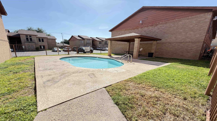 1751 Tiara Trl, Laredo, Texas 78045, 2 Bedrooms Bedrooms, 5 Rooms Rooms,2 BathroomsBathrooms,Residential,For Sale,1751 Tiara Trl,20264024