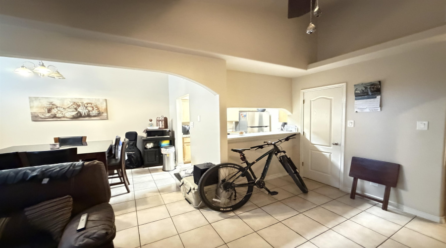 1751 Tiara Trl, Laredo, Texas 78045, 2 Bedrooms Bedrooms, 5 Rooms Rooms,2 BathroomsBathrooms,Residential,For Sale,1751 Tiara Trl,20264024