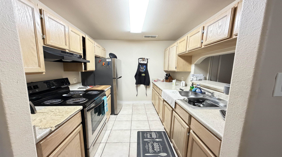 1751 Tiara Trl, Laredo, Texas 78045, 2 Bedrooms Bedrooms, 5 Rooms Rooms,2 BathroomsBathrooms,Residential,For Sale,1751 Tiara Trl,20264024