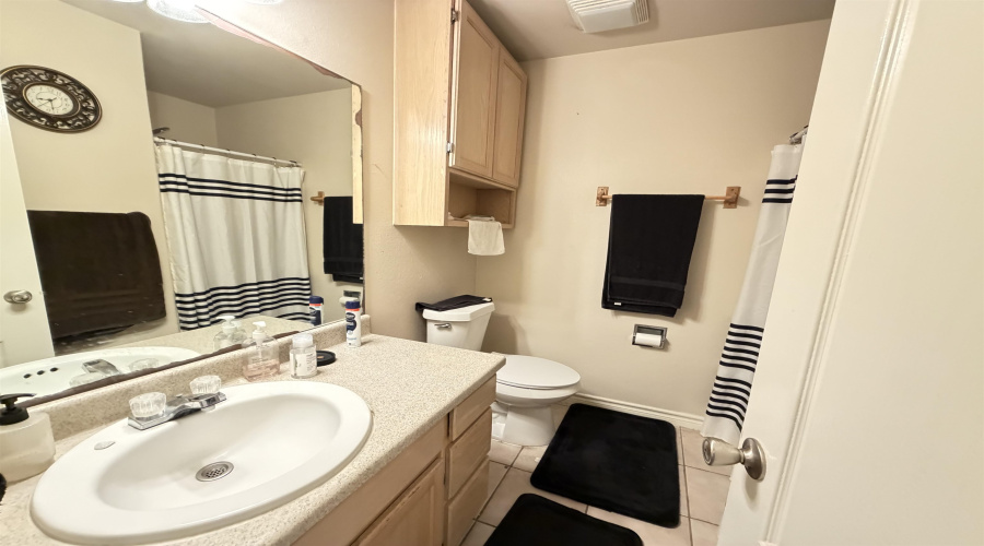 1751 Tiara Trl, Laredo, Texas 78045, 2 Bedrooms Bedrooms, 5 Rooms Rooms,2 BathroomsBathrooms,Residential,For Sale,1751 Tiara Trl,20264024