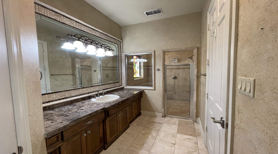 232 Middleston Dr, Laredo, Texas 78045, 3 Bedrooms Bedrooms, 6 Rooms Rooms,3 BathroomsBathrooms,Residential,For Rent,232 Middleston Dr,20264027