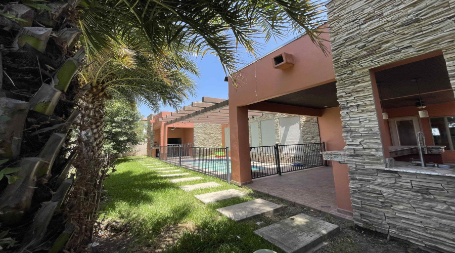 232 Middleston Dr, Laredo, Texas 78045, 3 Bedrooms Bedrooms, 6 Rooms Rooms,3 BathroomsBathrooms,Residential,For Rent,232 Middleston Dr,20264027