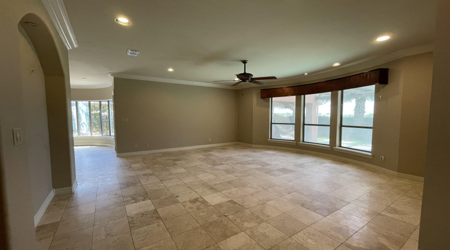 232 Middleston Dr, Laredo, Texas 78045, 3 Bedrooms Bedrooms, 6 Rooms Rooms,3 BathroomsBathrooms,Residential,For Rent,232 Middleston Dr,20264027
